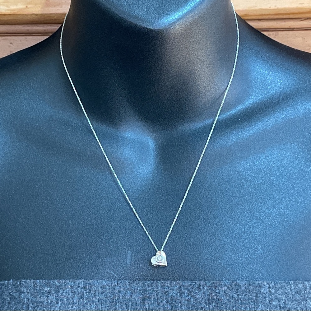 Solid 14K White Gold Natural Diamond Heart Pendant Neck Chain Necklace